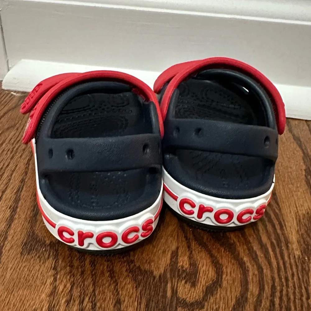 Crocs - Picture 3 of 5
